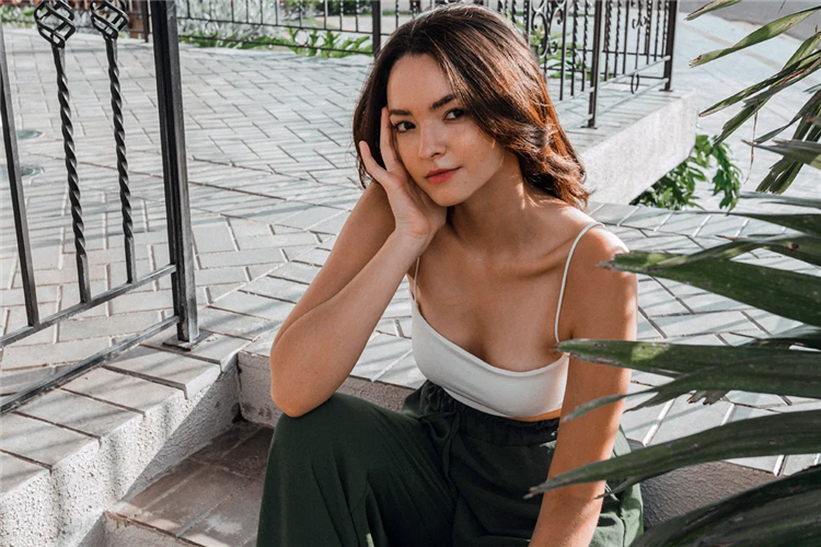 Девушку для знакомства