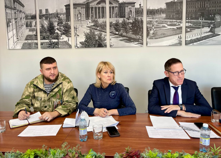 Познакомиться с женщиной в челябинске 35 40 без регистрации